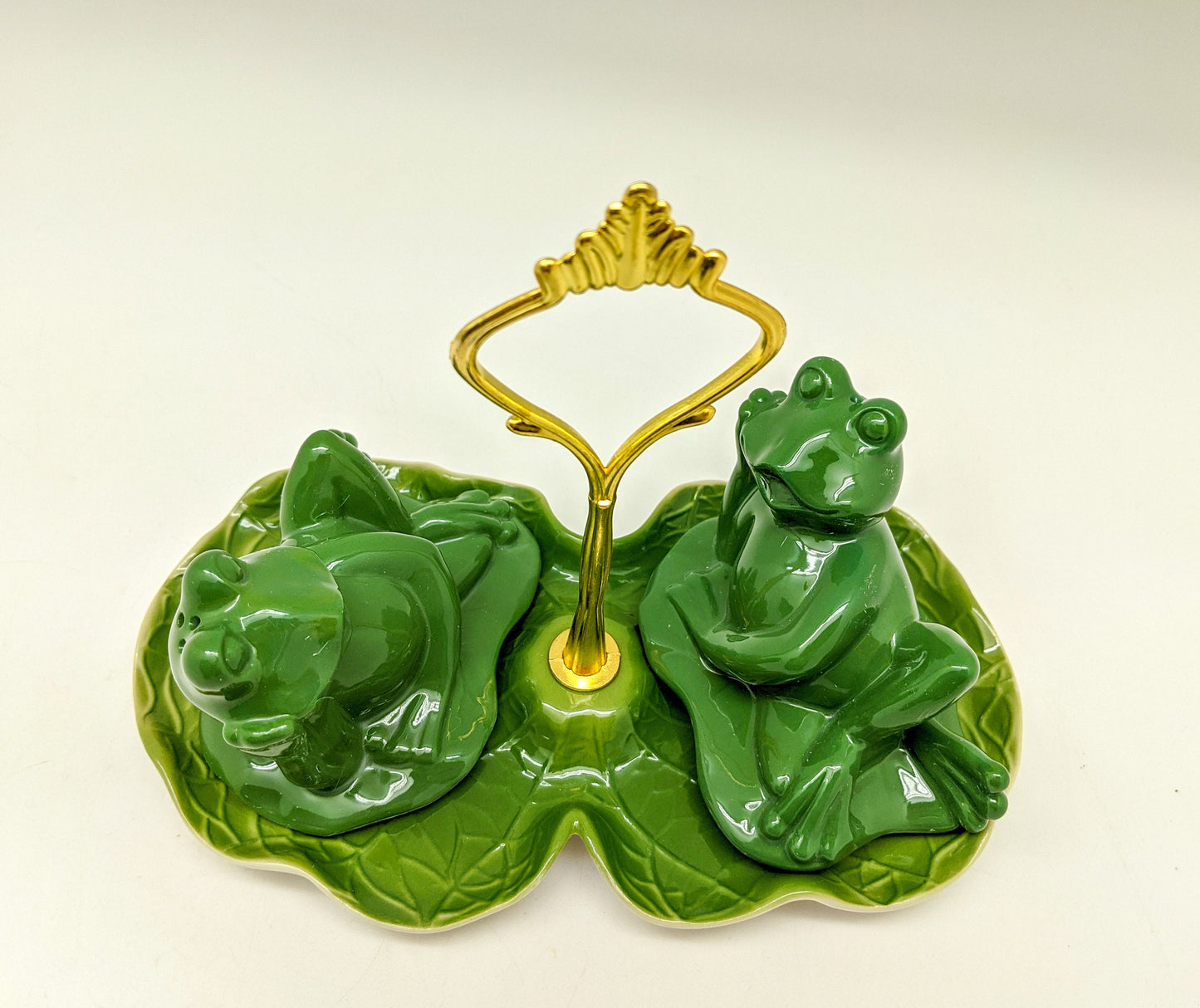 Porcelain Frog Salt & Pepper Shakers With Stand