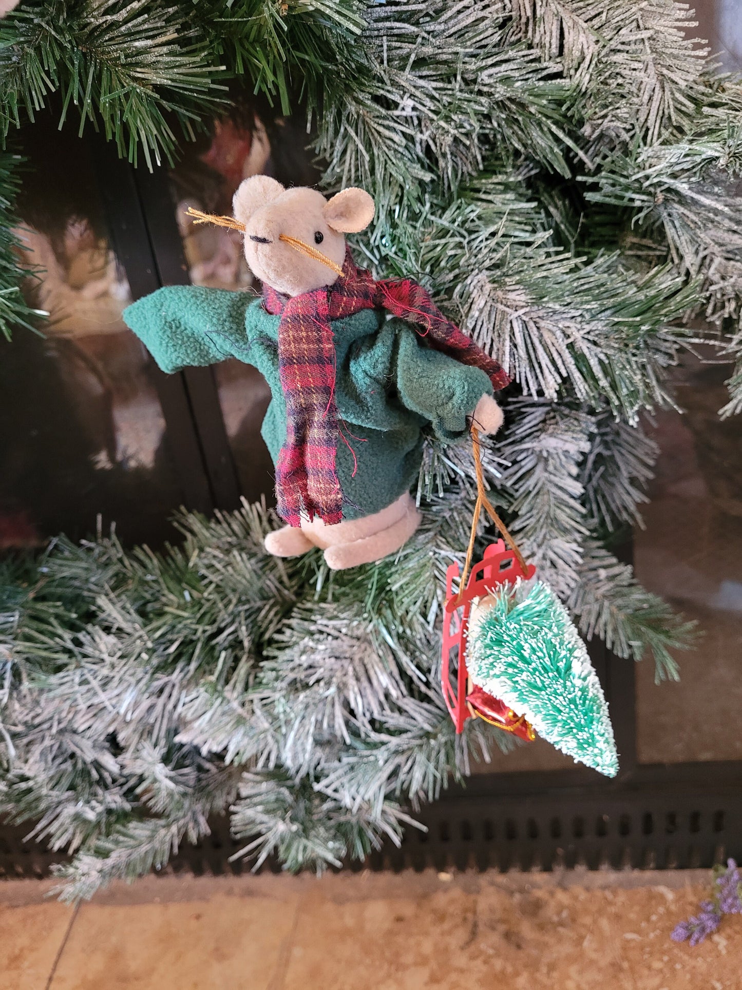 Holiday Mouse with Sled