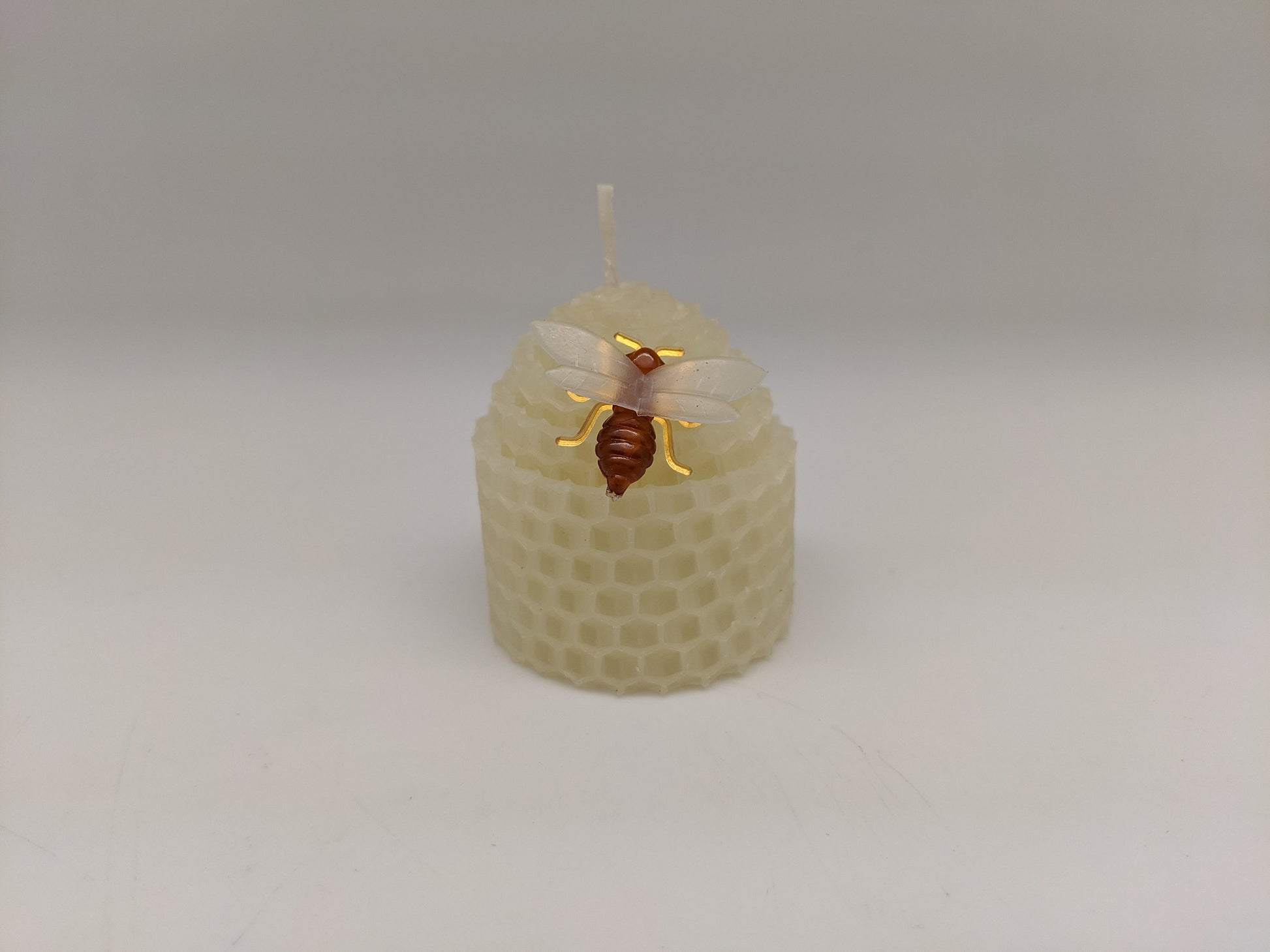 White Pure Beeswax Candles Comb-Shaped (set of 24)