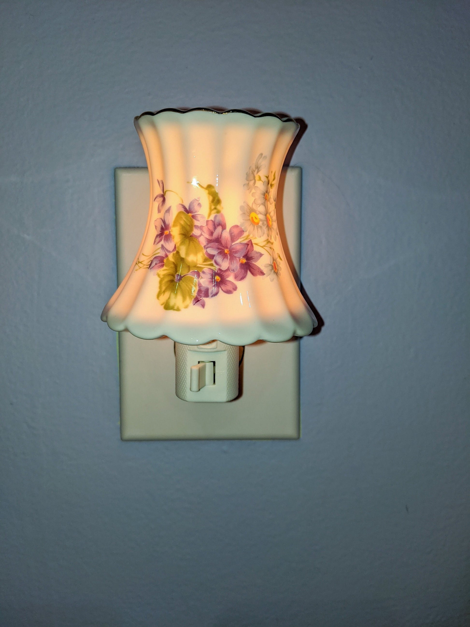 Purple Floral Nightlight and Oil Burner