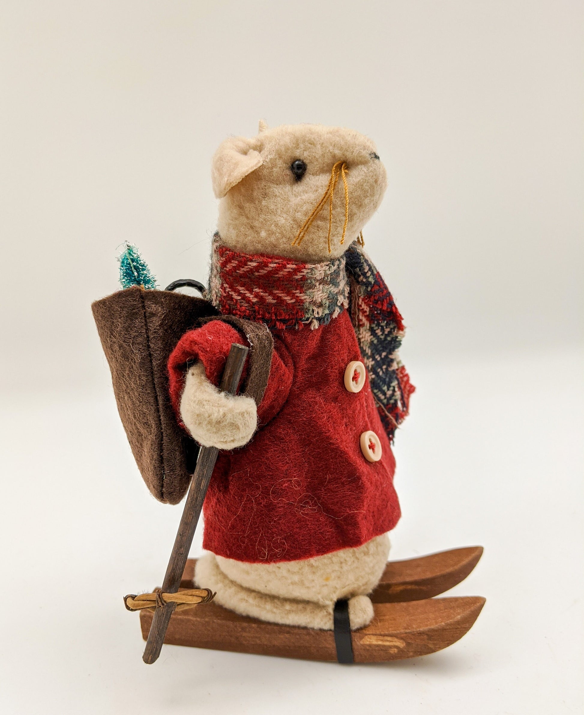Cute Skiing Holiday Mouse