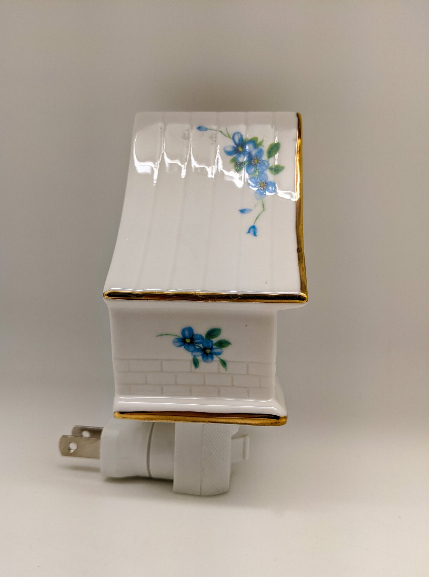 Baby Birds Birdhouse Nightlight