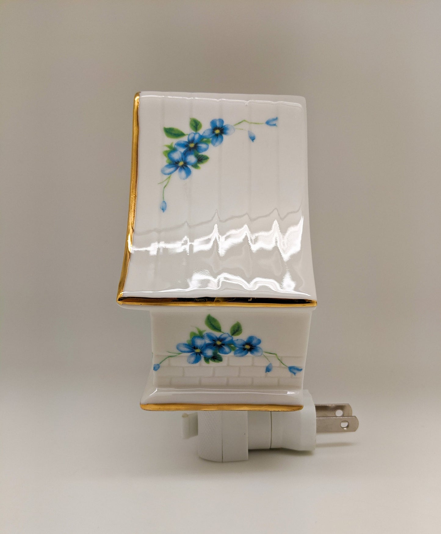 Baby Birds Birdhouse Nightlight