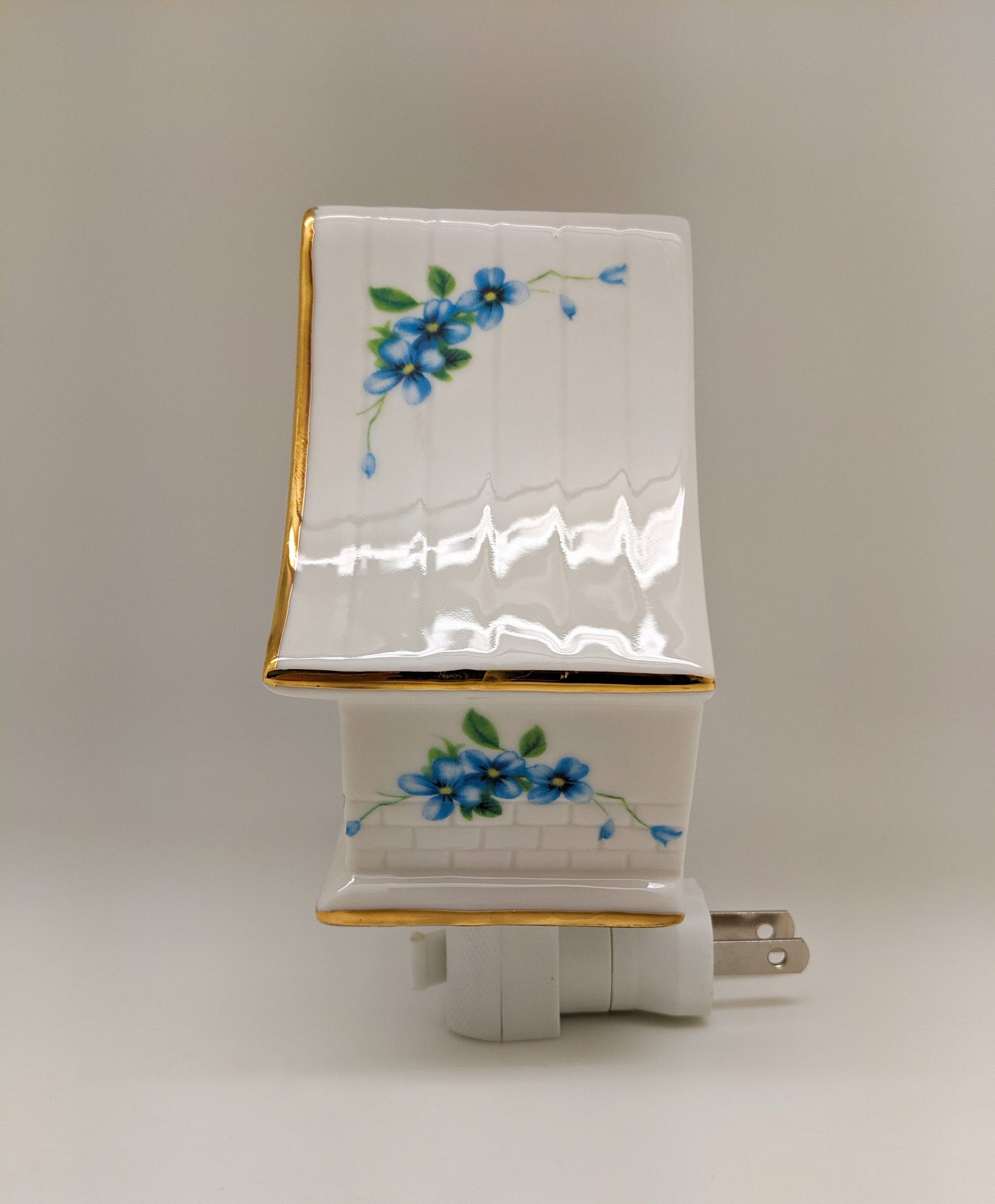 Baby Birds Birdhouse Nightlight
