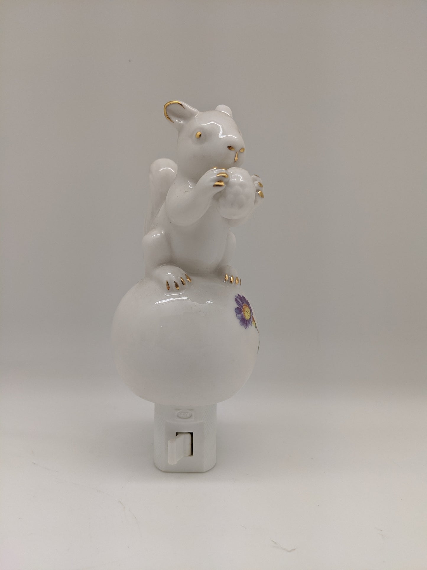 Minimalist Squirrel Nightlight