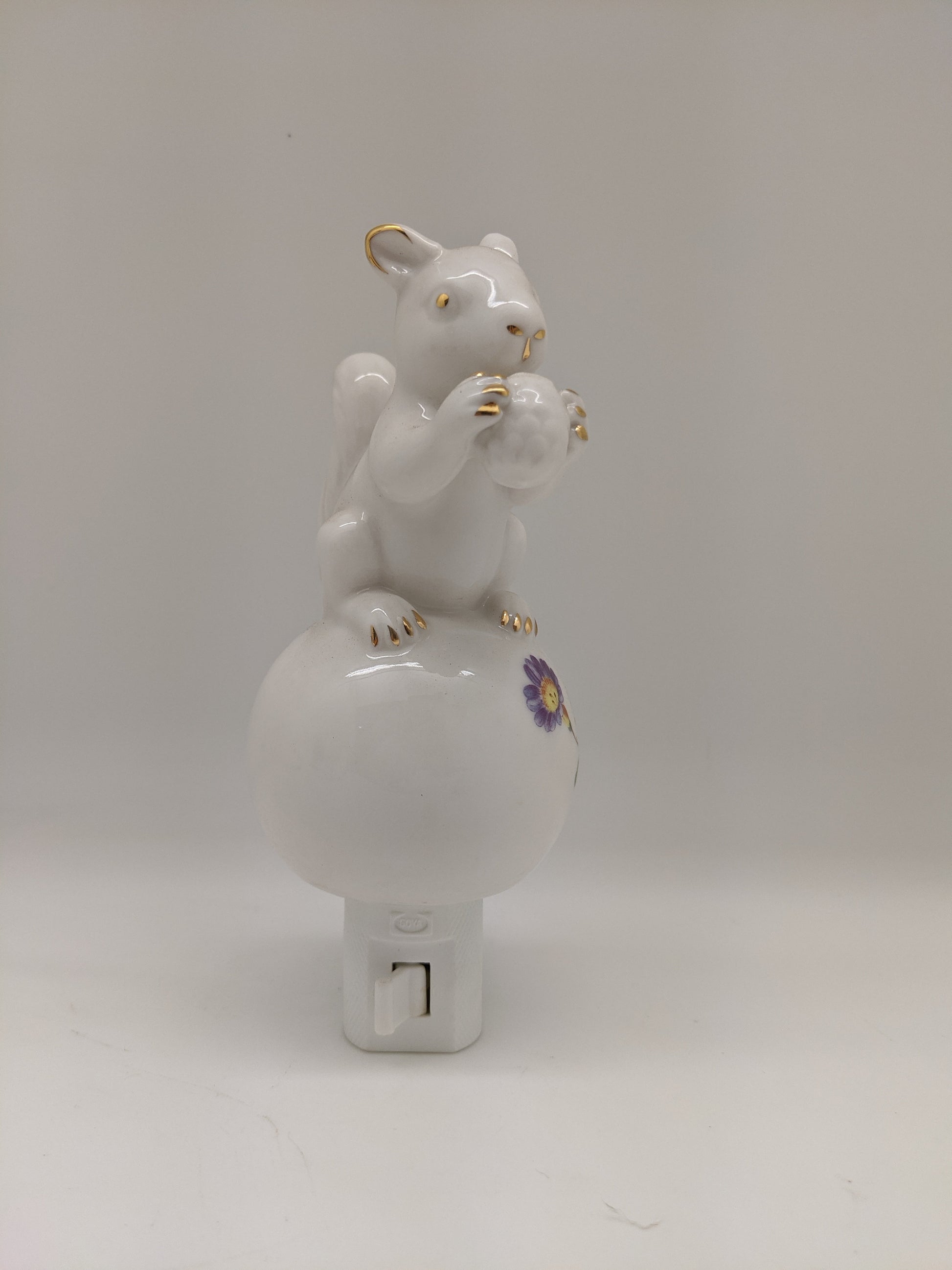 Minimalist Squirrel Nightlight