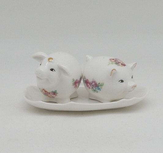 Cute Piggies Salt and Pepper Shakers