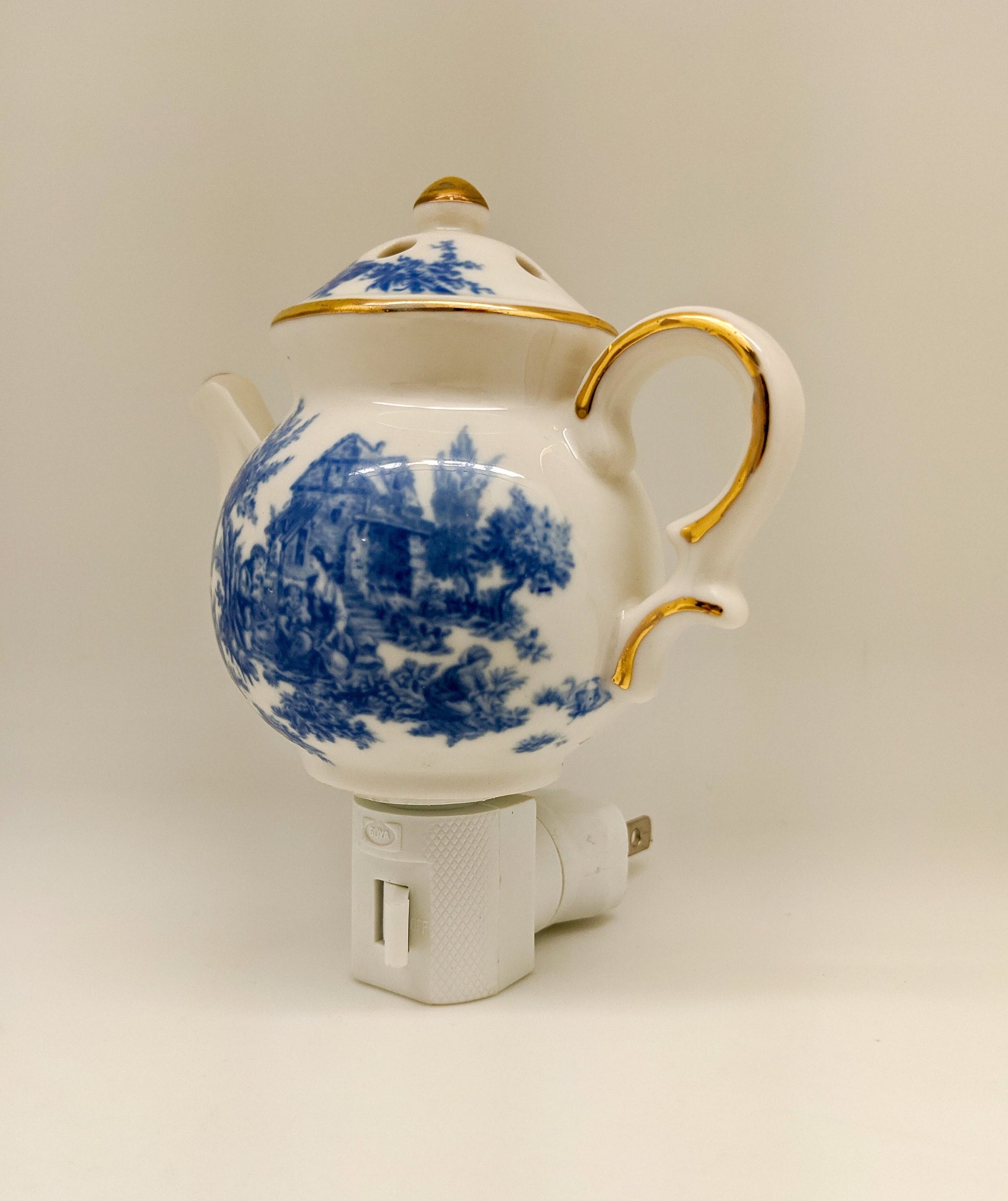 English Toile Teapot Nightlight (Maroon/Blue/Black)