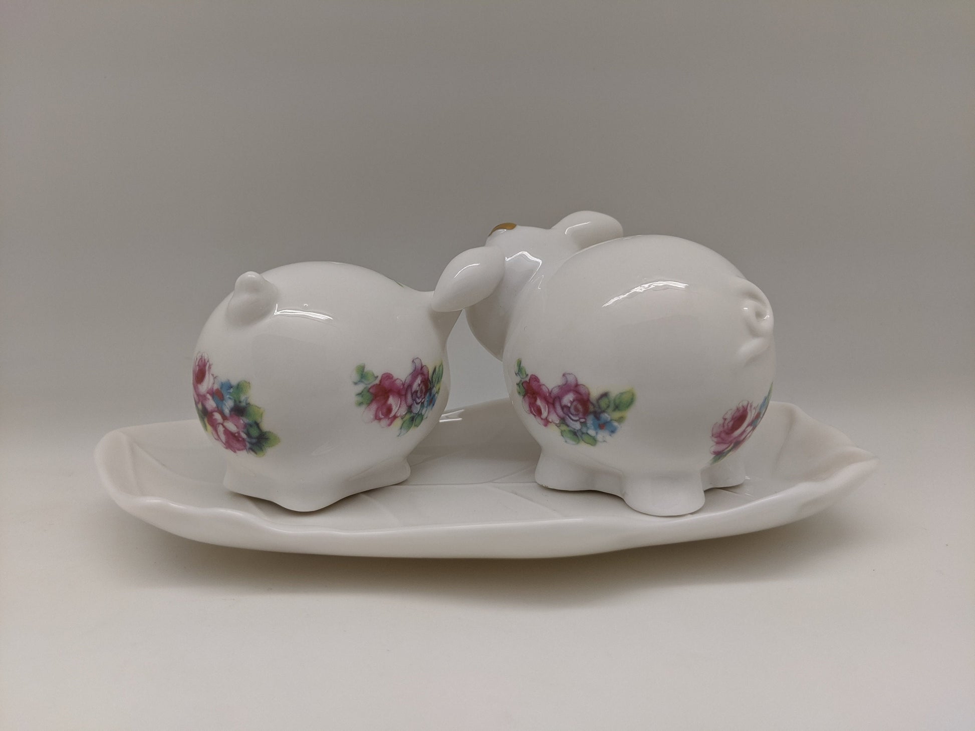 Cute Piggies Salt and Pepper Shakers