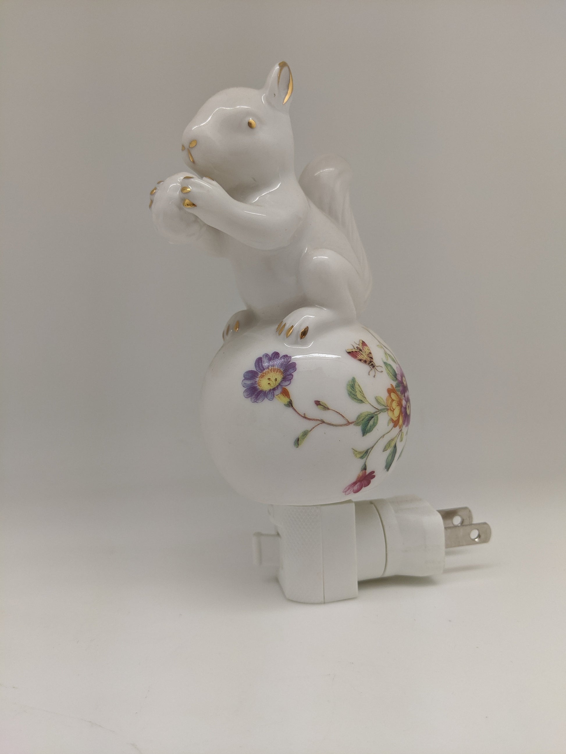 Minimalist Squirrel Nightlight