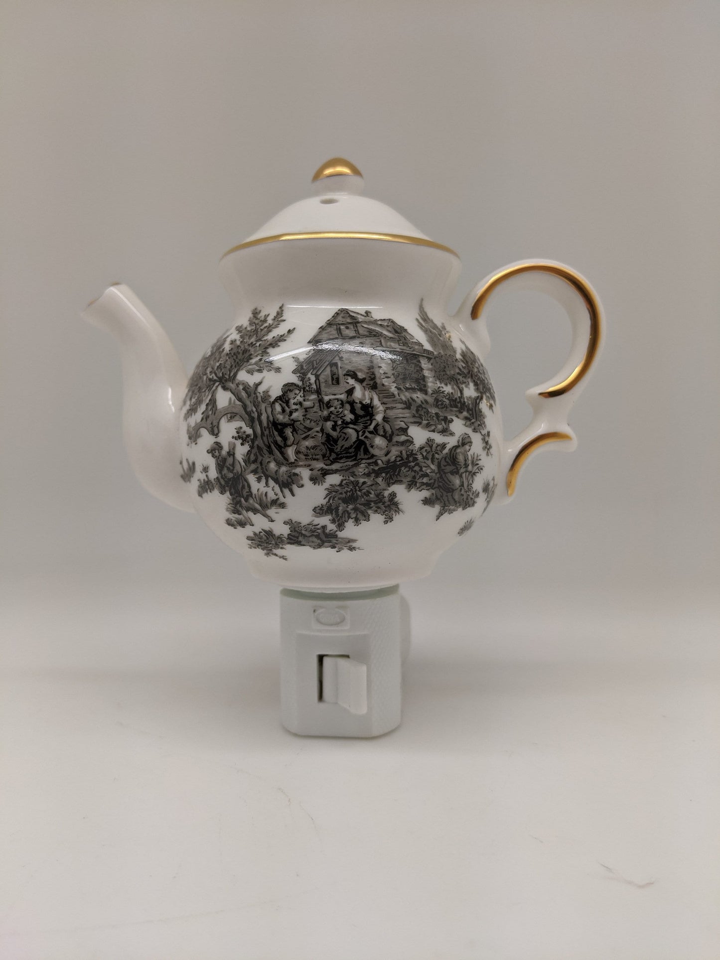 English Toile Teapot Nightlight (Maroon/Blue/Black)