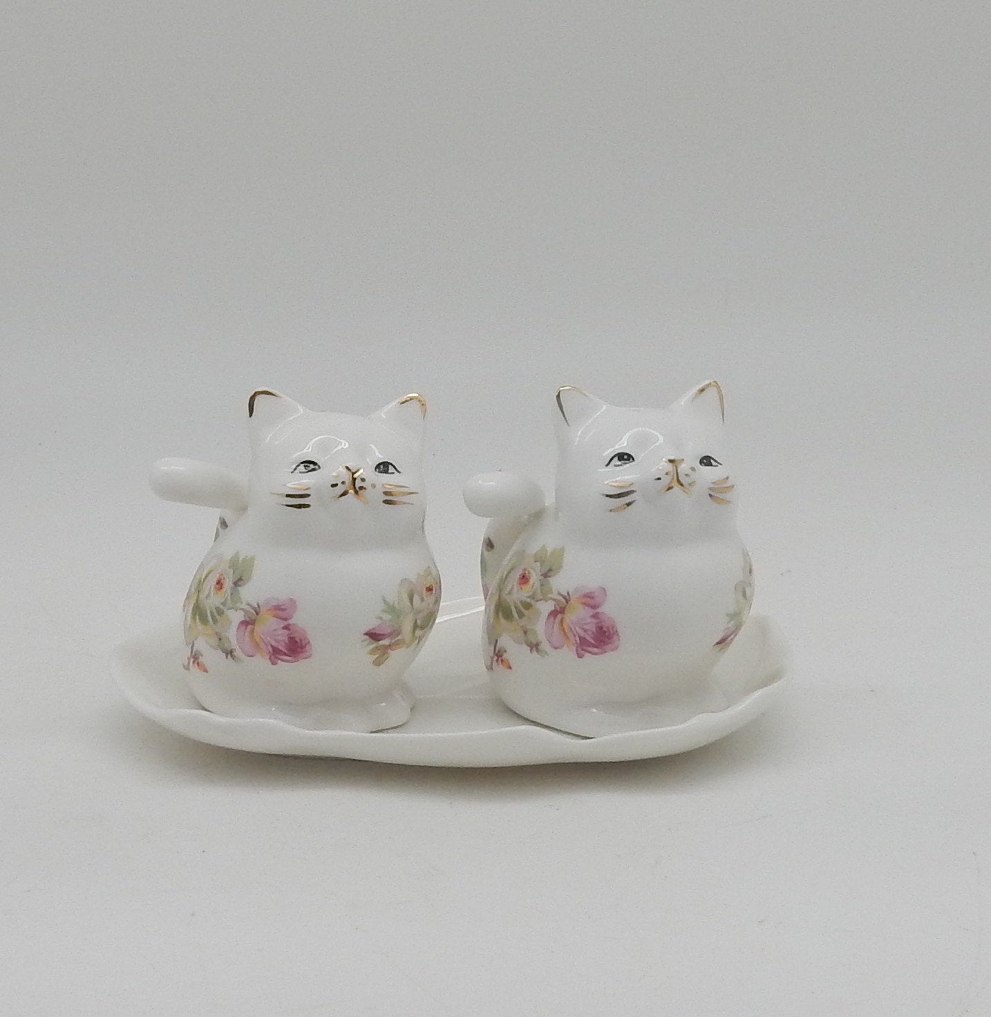 Cat Salt and Pepper Shakers
