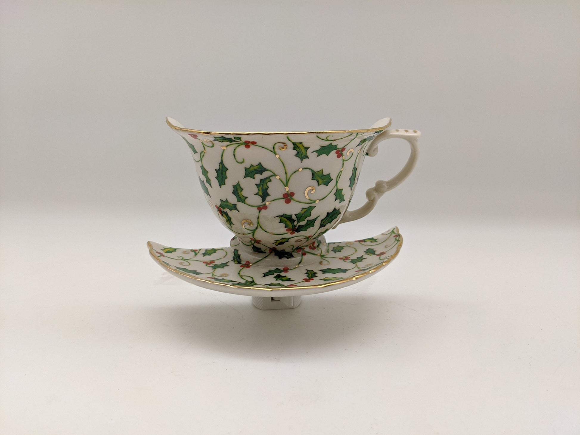 Holly Berry Teacup/teapot Night Light