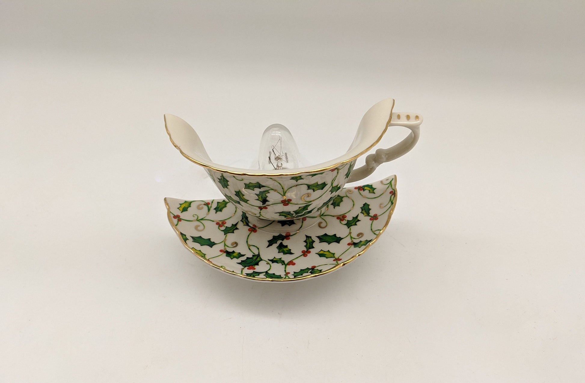 Holly Berry Teacup/teapot Night Light