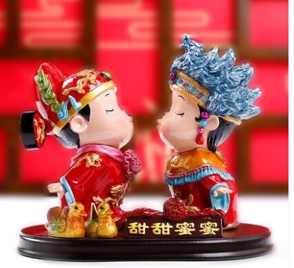 Traditional Oriental Love Bride and Broom Polyreslin Figurine