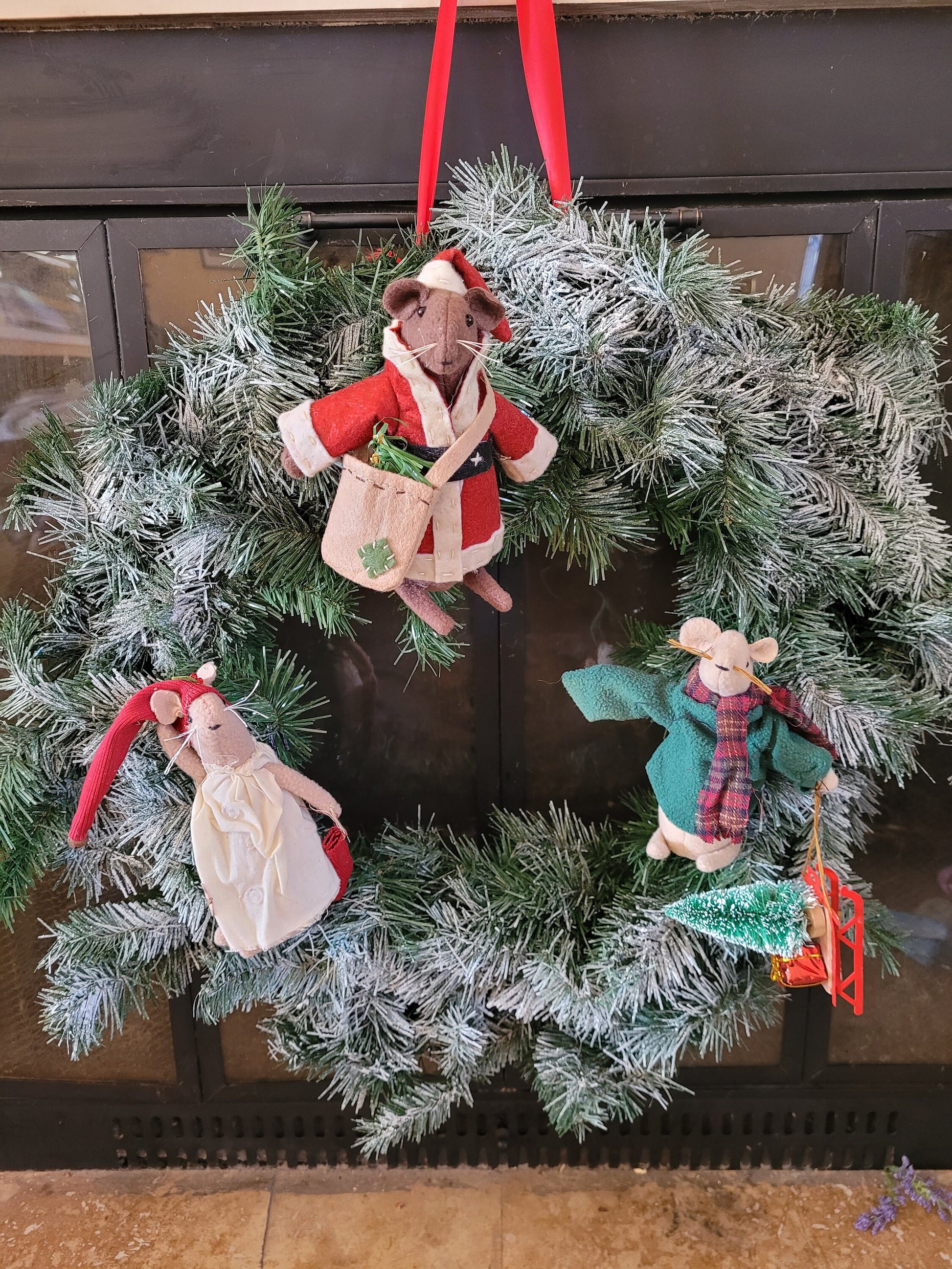 Santa Mouse