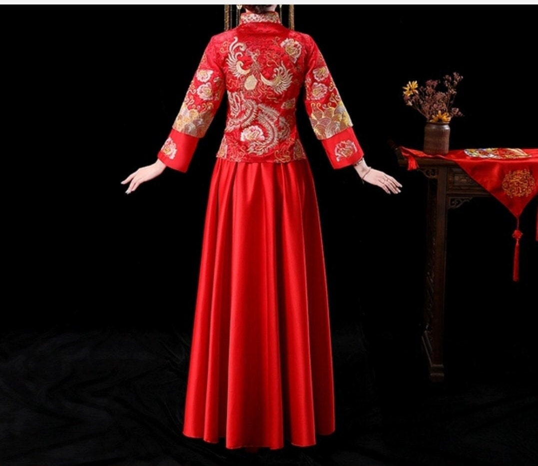 Chinese traditional wedding dress