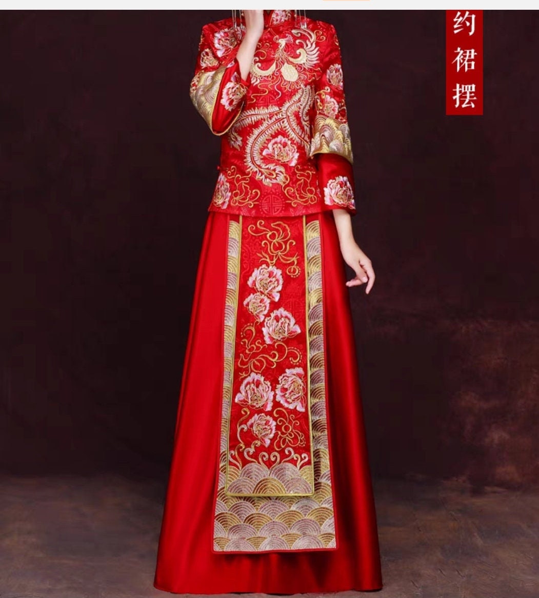 Chinese traditional wedding dress