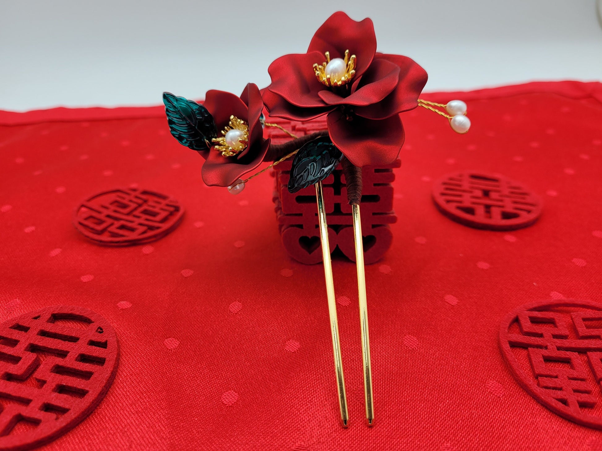 Bridal Red Roses Pearl With Green Leaves Wedding Hair Pin/Hair Accessory