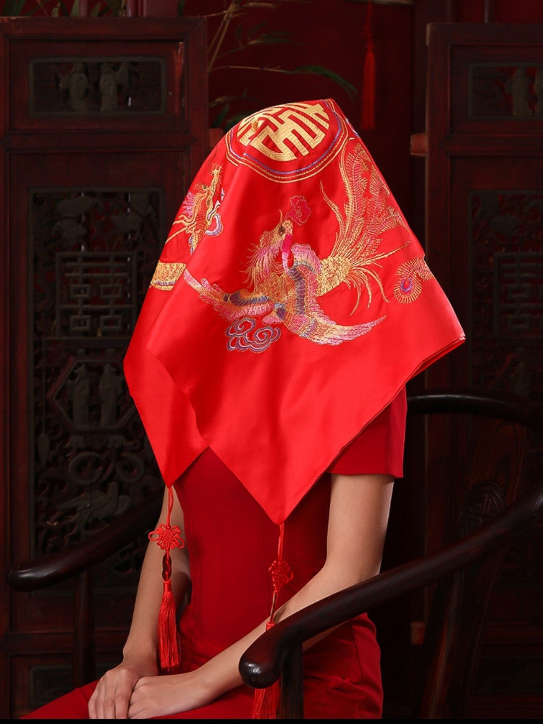 Oriental wedding bridal red cover up/ Bridal veil with dragon and Phoenix