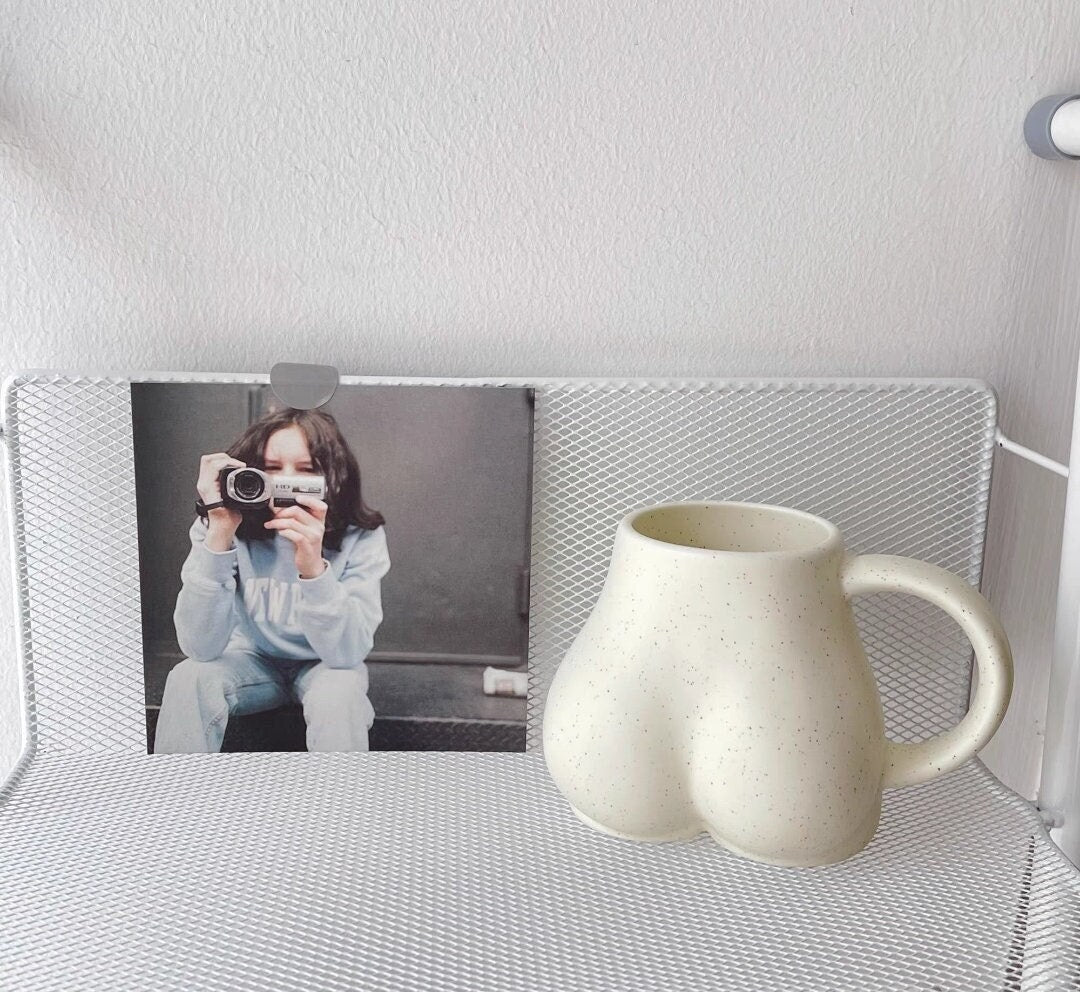 Cute ceramic fat belly poke mug/coffee cup with arm handle/funny tea cup
