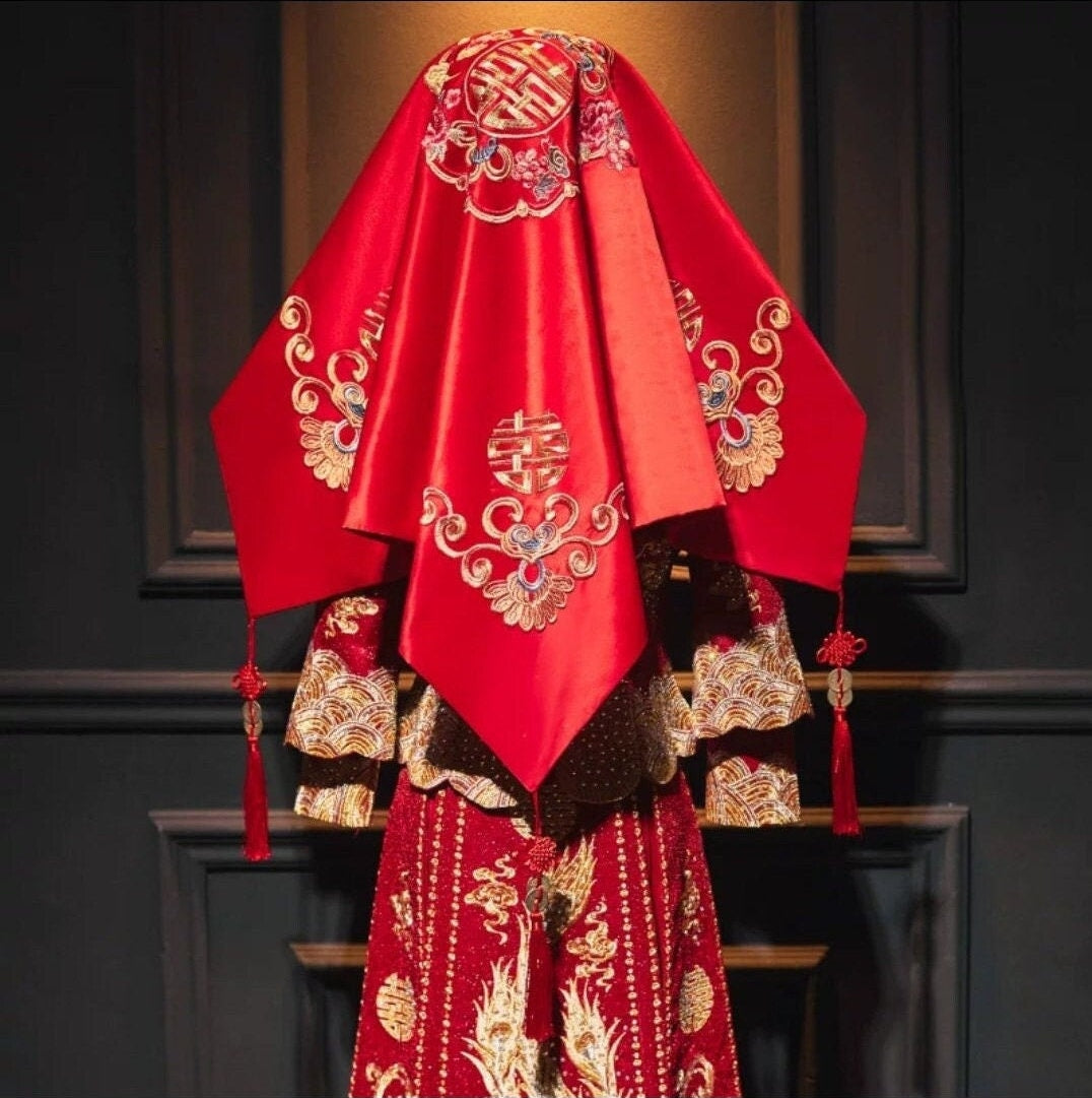 Oriental wedding bridal red cover up/ Bridal veil with dragon and Phoenix